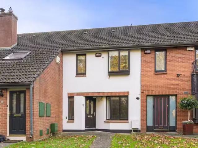 8 Larch Drive, Brookwood, Rathfarnham, Dublin 16, D16W2H0 is f.