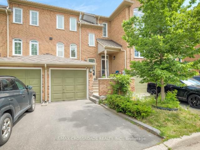 8 Larissa Court, Maple | 2+1Beds/2Bath, Townhouse, $789,900 | Condos. Ca