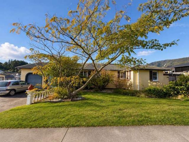 8 Leicester Street, Picton, Marlborough