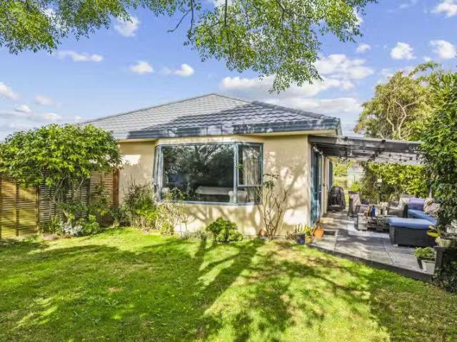 8 Leigh Place, Paraparaumu Beach, Kapiti Coast