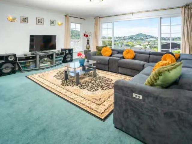8 Lethenty Way, Karori, Wellington City