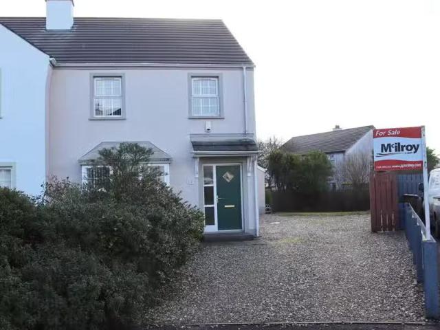 8 Leyland Crescent