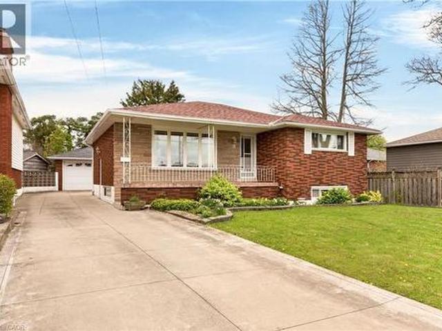 8 Lorraine Drive, Hamilton, ON, L8T 3R7 house for sale | Listing ID 40829 | Royal LePage