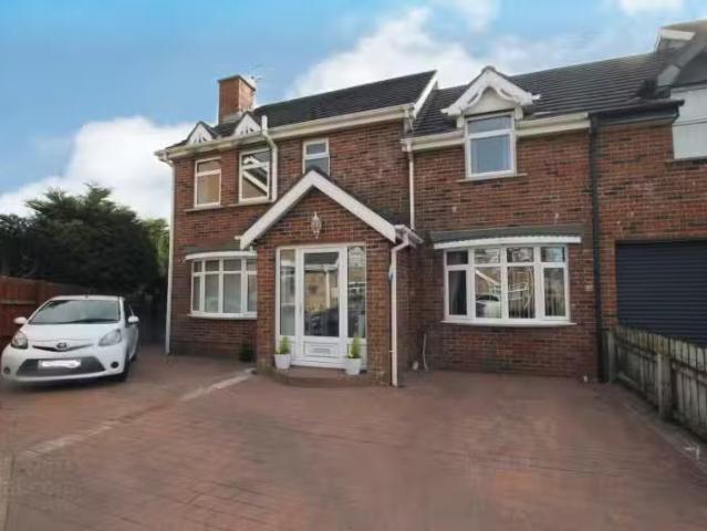 8 Loughview Manor