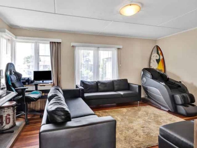 8 Pacey Ave, Hawera