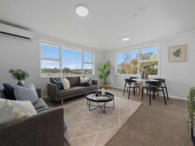 8 Penguin Grove, Waitangirua, Porirua City
