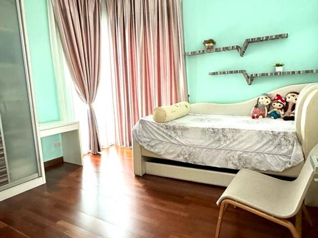 8 petaling, condominium