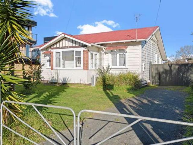 8 Princes Street, Pukekohe, Franklin