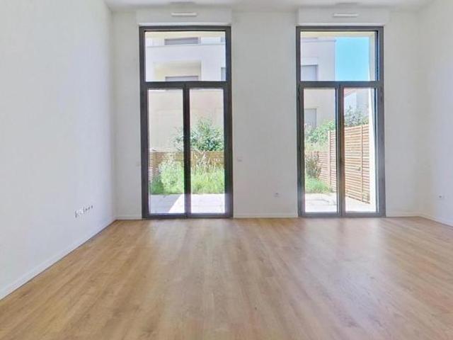 8 rue du Docteur Socrate Saint Ouen sur Seine 93400 001 T1 Non meublé 971.9 CC