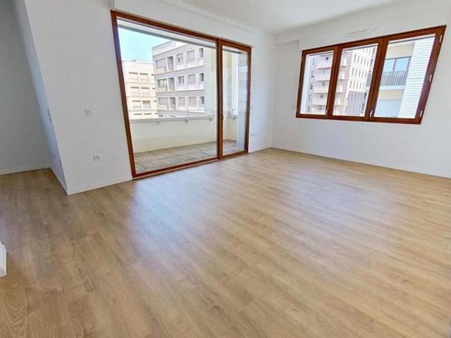 8 rue du Docteur Socrate Saint Ouen sur Seine 93400 301 T4 Non meublé 1889.9 CC