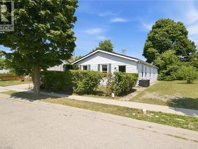 8 Russell Street, Brantford, ON, N3R 1Y7 investment for sale | Listing ID 40850 | Royal LePage