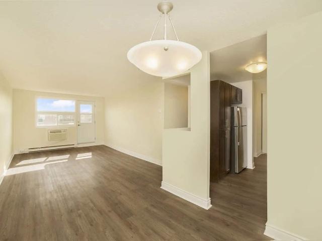 8 Radisson 2 Bedroom Apartment for Rent at 8 Rue Radisson, Gatineau, QC J8Z 1T8 Hull/Quartier de I'Oree du Parc