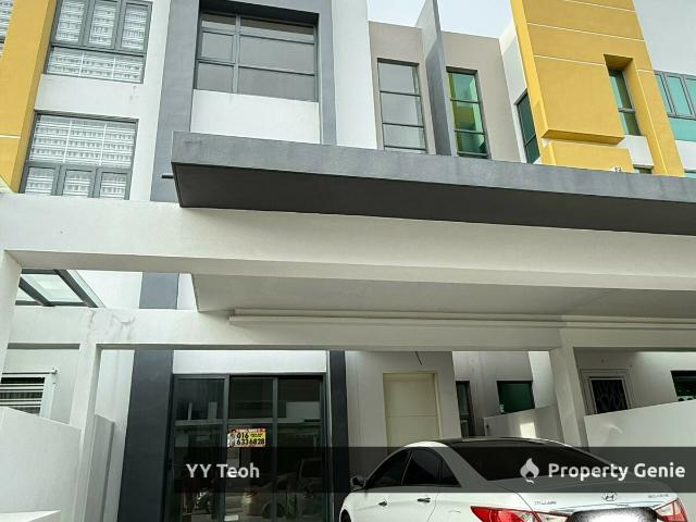 8 Residence Padang Temu 2.5 Storey Superlink