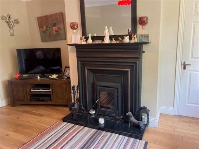 8 Riverside Park, Urlingford, Kilkenny P. J. Broderick & Co 4799 MyHome. Ie Residential