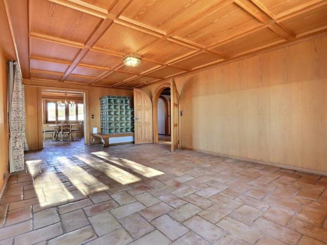 8 room chalet on 3 levels