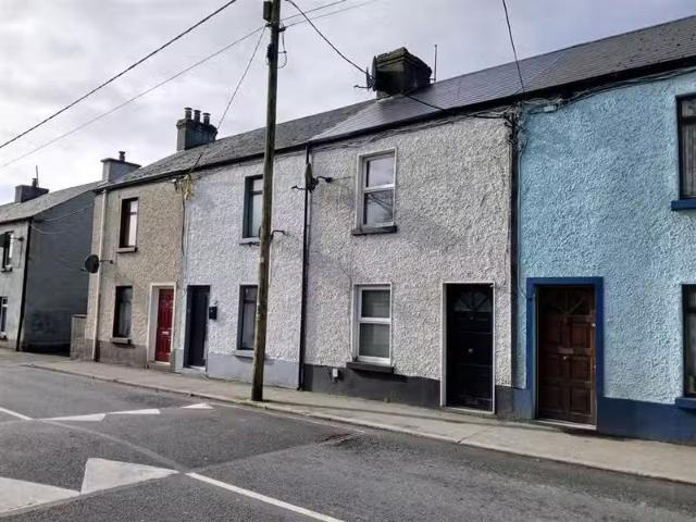 8 St. Kieran`s Tce, Coosan Road, Athlone, County Westmeath, N3.
