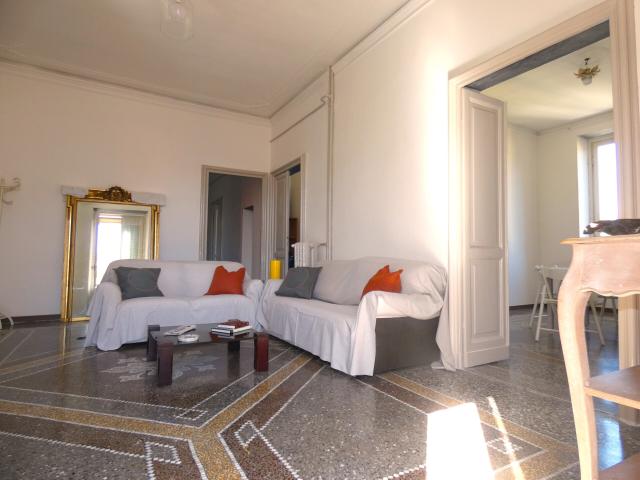 8 stanze in affitto