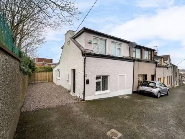 8 Stream Hill, Dillons Cross, Co. Cork, T23EV2H is for sale