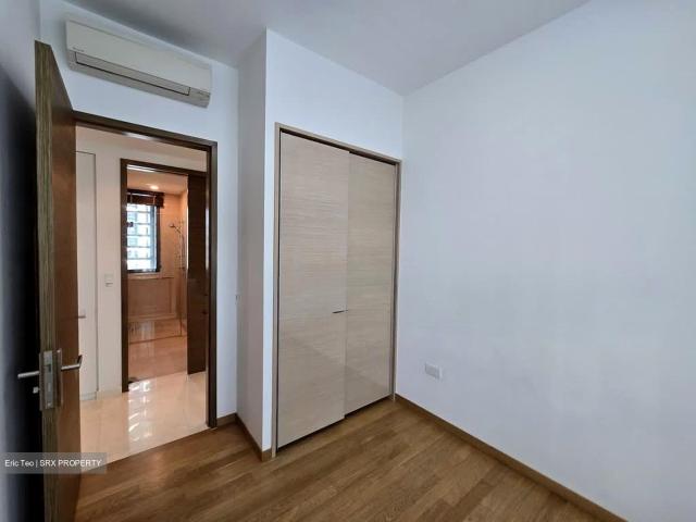8 Saint Thomas D9, Condominium