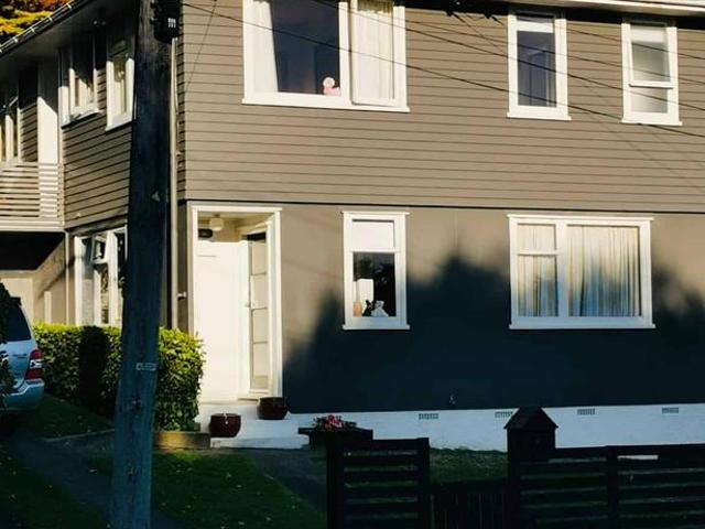 8 Shelley Street, Titahi Bay, Porirua City For Sale