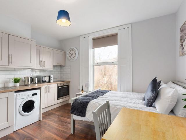8 South Circular Road