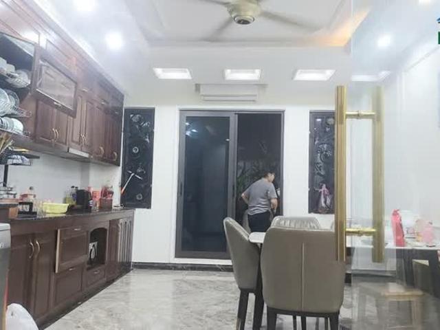 8 Tỷ Nhà Mới Võ Chí Công 45M 7 Tầng MT 5M Thang Máy Oto Đỗ Cửa Tặng Full Nội Thất