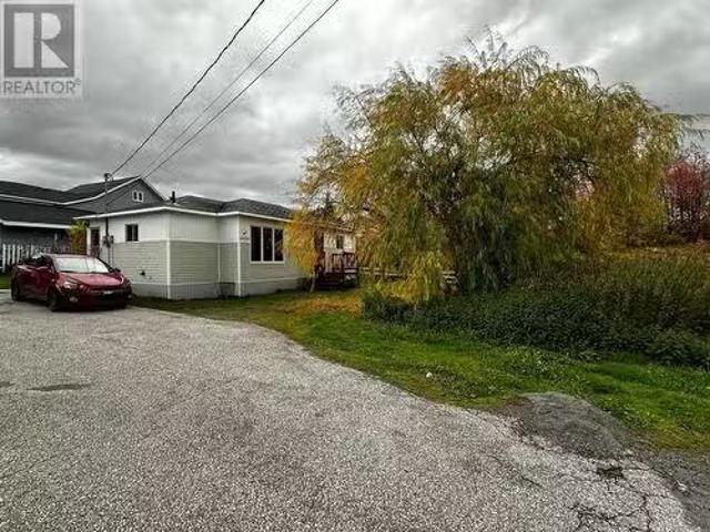 8 Tenth Avenue, Grand Falls Windsor, NL, A2B 1J1 house for s.