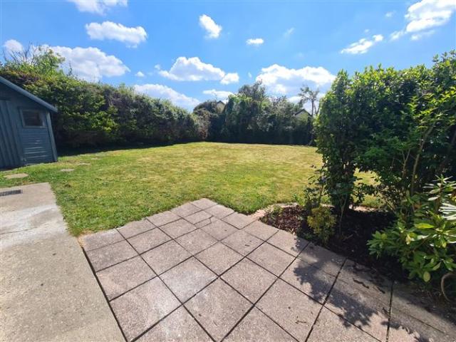 8 The Maples, Bridgemount, Carrigaline, Cork Michael Pigott Auctioneer & Valuer 4840 MyHome. Ie Residential