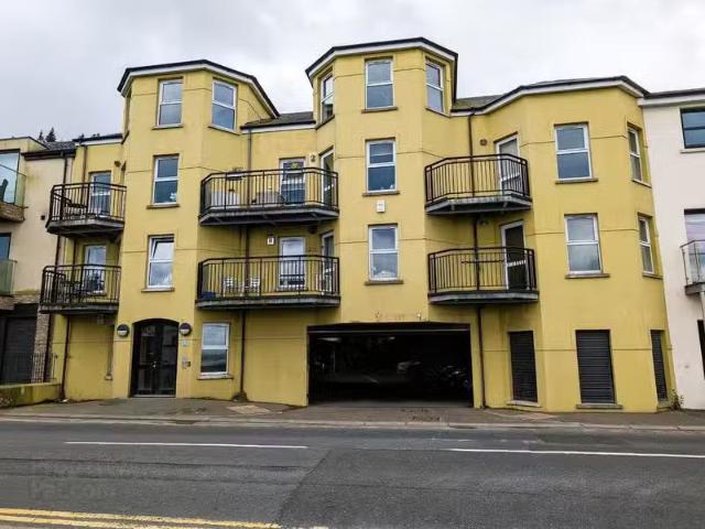 8 The Moorings, 81 83 South Promenade