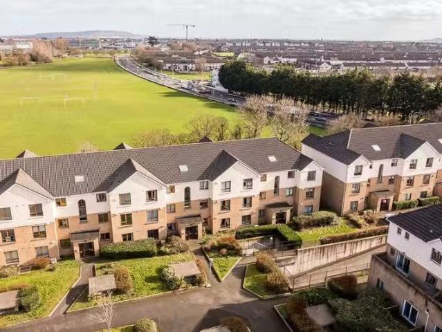 8 The Square, Larch Hill, Santry, Dublin 9