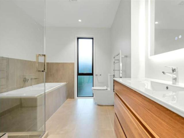 8 Timo Way, Flat Bush, Manukau City
