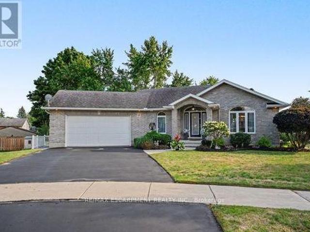 8 Upton Court, North Dumfries, ON, N0B 1E0 house for sale | Listing ID X13669 | Royal LePage