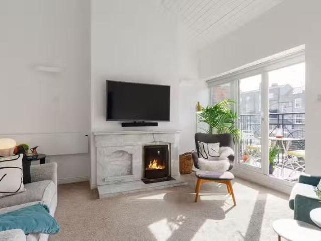 8 Verschoyle Mews, Stephen's Lane, Dublin 2, D02FV18 is for sale
