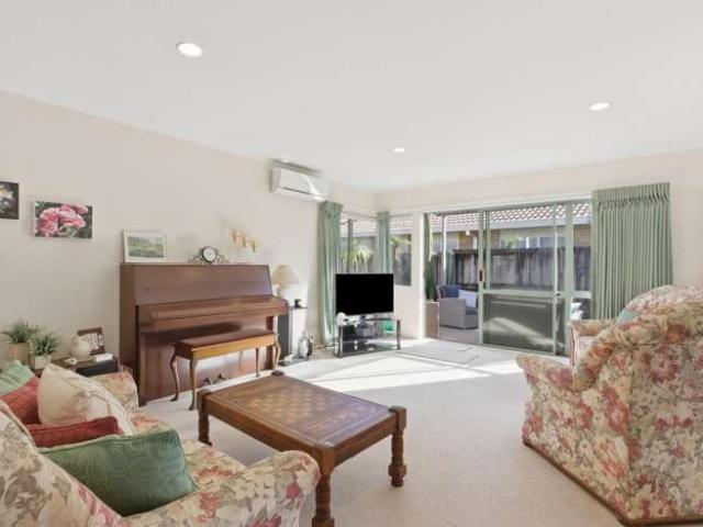 8 Webb Place, Papamoa Beach, Tauranga