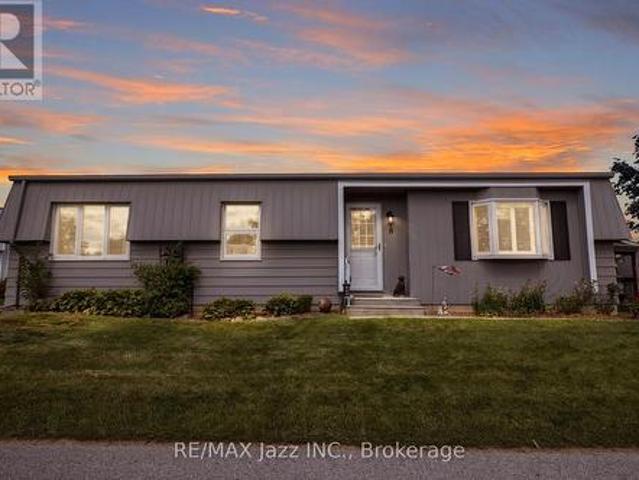 8 Wheelhouse Drive, Clarington Newcastle, ON, L1B 1B9 house for sale | Listing ID E13674 | Royal LePage