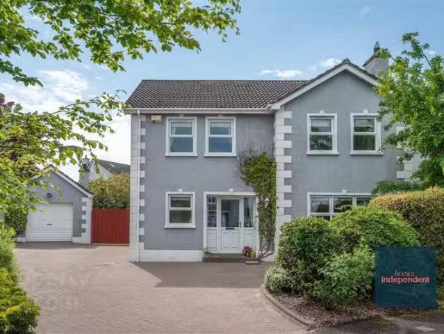 8 Woodcroft Rise