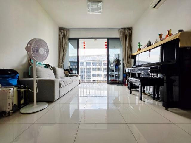 8 @ Woodleigh Condominium For Rent, $6,300, 3 Bed 3 Bath 1,076 sqft $5.86 psf
