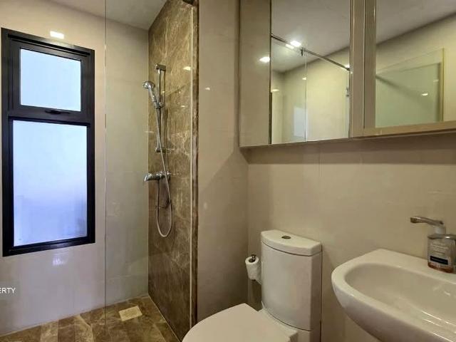 8@woodleigh D13, Condominium