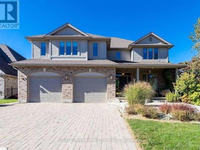 8 Zaduk Place, Guelph Kortright East, ON, N1G 0A7 Luxury House for sale | Listing ID X13643 | Royal LePage Carriage Trade Luxury Properties