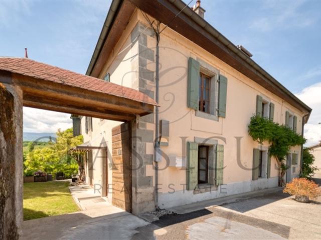 8 Zimmer Bauernhaus mit mehr als 2.300 m² Land und direktem Zugang zur Rhône