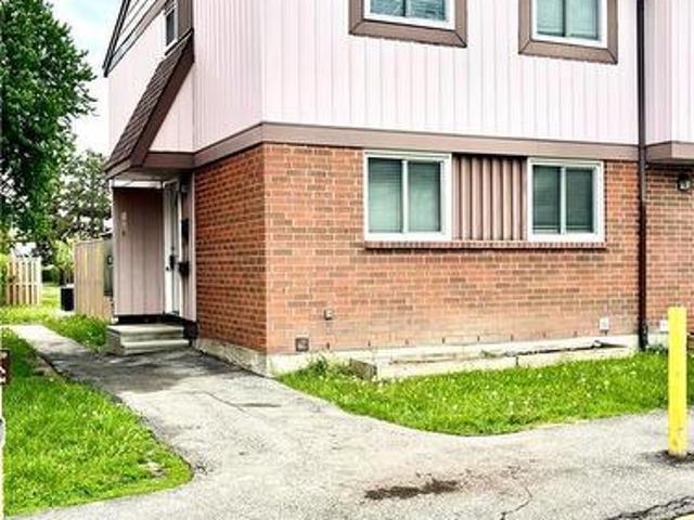 8 1906 Belmore Lane, Ottawa, ON, K1B 4Z8 townhouse for sale | Listing ID X12129 | Royal LePage