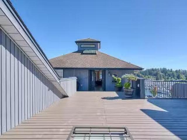 8 291 Periwinkle Lane, Gibsons, BC, V0N 1V0 Single Family Pr.
