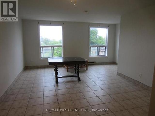8 2965 Islington Avenue, Toronto, ON, M9L 2K8 house for lease | Listing ID W13594 | Royal LePage