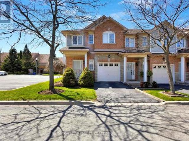8 232 Stonehenge Drive, Hamilton, ON, L9K 1R5 townhouse for sale | Listing ID X13683 | Royal LePage