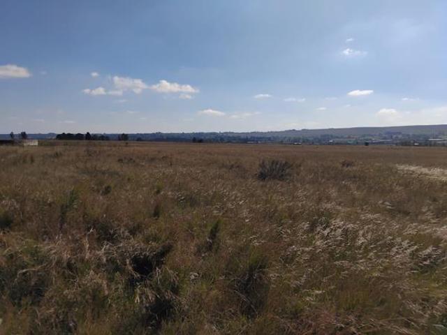 8.2 ha Land available in Witbank Central