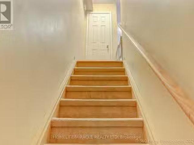 8 37 Four Winds Drive, Toronto, ON, M3J 1K7 townhouse for.