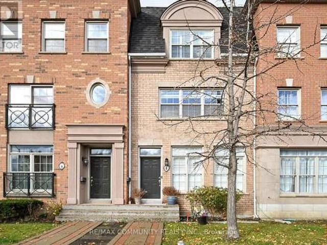 8 3030 Lakeshore Boulevard W, Toronto, ON, M8V 4C9 townhouse for sale | Listing ID W12061 | Royal LePage