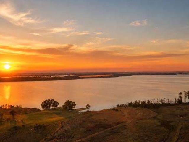 8.4 ha Land available in Vaal Marina