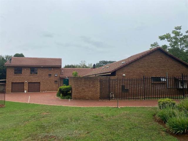 8 500 m² Farm in Raslouw