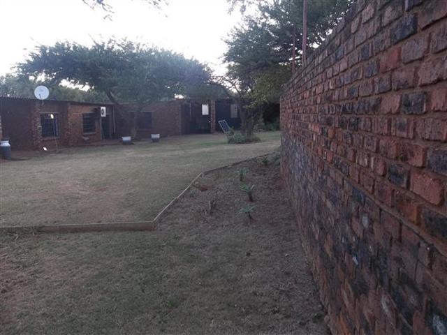 8.5 ha Farm in Kameeldrift West
